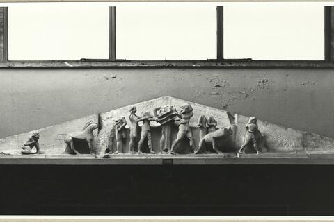 calco di scultura Frontone est del Thesauros dei Sifni: lotta tra Apollo ed Eracle per il tripode delfico 102 photo