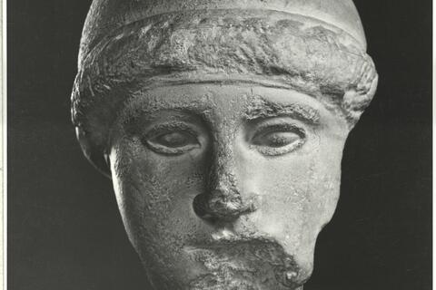 calco di scultura Decorazione scultorea del frontone est del tempio di Zeus a Olimpia 256 photo