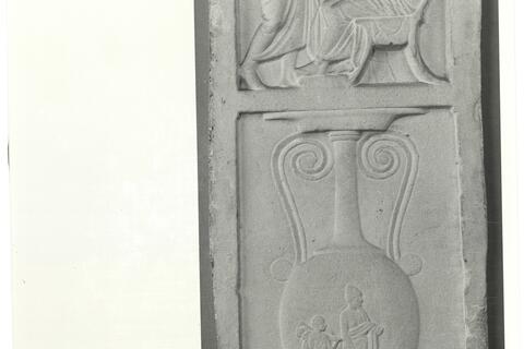 calco di scultura Stele funeraria: scena funeraria e lekythos 377 photo