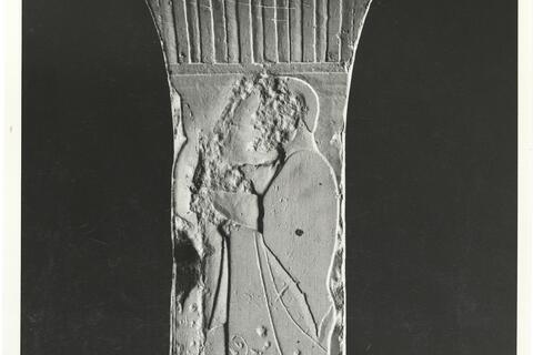 calco di scultura Stele funeraria a capitello: cavaliere e figure umane 393 photo
