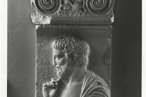 calco di scultura Frammento di stele funeraria da Caristo (Eubea) 395 photo