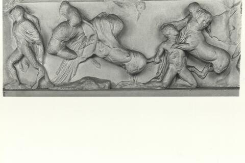 calco di scultura Fregio dell'Ephaisteion: Centauromachia 400 photo