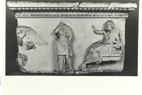calco di scultura Rilievo con divinità (Asclepio o Zeus, Igea, Epione o Era, Nike) 652 photo