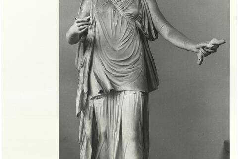 calco di scultura Statua di Artemide (tipo Colonna) 678 photo