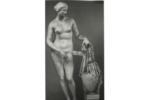 Calco di scultura dell’Afrodite Cnidia. Ricostruzione 741 photo
