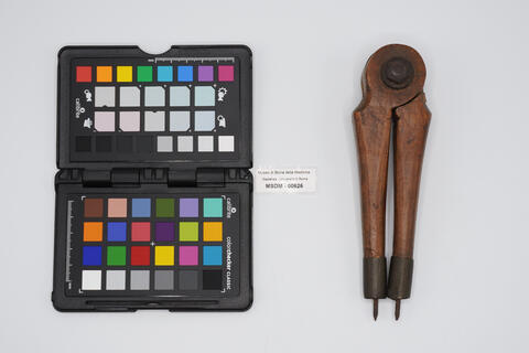 compasso in legno 00626 photo