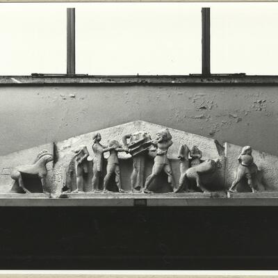 calco di scultura Frontone est del Thesauros dei Sifni: lotta tra Apollo ed Eracle per il tripode delfico 102 photo