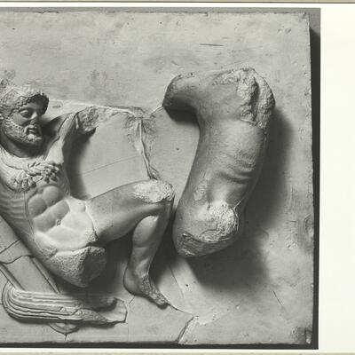 calco di scultura Metope del Thesauros degli Ateniesi a Delfi 105 photo