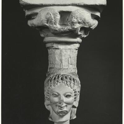 calco di scultura Testa di kore con kalathos 111 photo