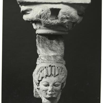 calco di scultura Testa di Cariatide con kalathos del thesauros dei Sifni 112 photo