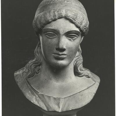 calco di scultura Testa di una peplophoros 211 photo