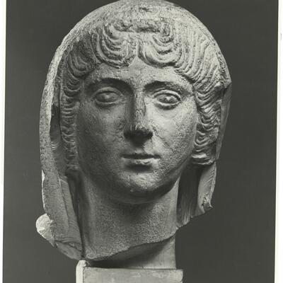 calco di scultura Testa-ritratto romana pertinente alla statua della c.d. Aspasia 212 photo