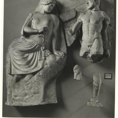 calco di scultura Decorazione scultorea del frontone est del tempio di Zeus a Olimpia 254 photo