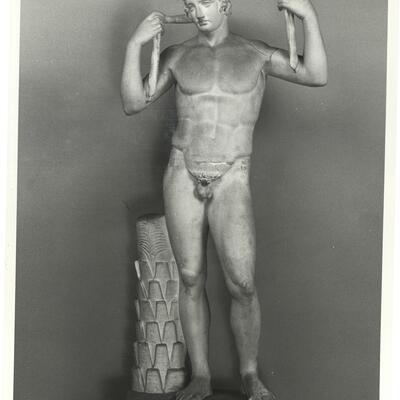 calco di scultura Anadoumenos Farnese 294 photo