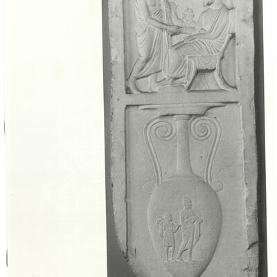 calco di scultura Stele funeraria: scena funeraria e lekythos 377 photo