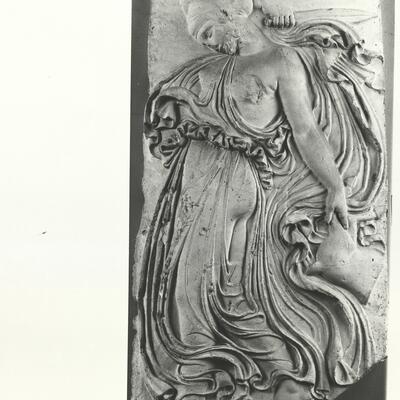 calco di scultura Rilievo con Menade 463 photo