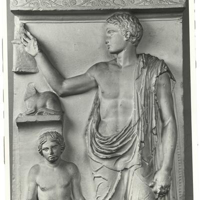 calco di scultura Stele funeraria di giovane da Egina o Salamina 479 photo