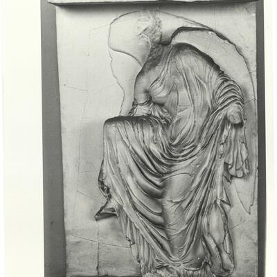 calco di scultura Balaustra del tempietto di Atena Nike con Vittoria 502 photo