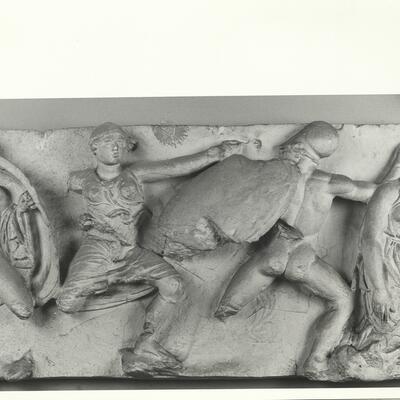 calco di scultura Amazzonomachia, Tempio di Apollo Epicurio a Bassae. Parte del rilievo del lato est del fregio 623 photo