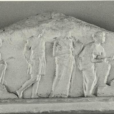 calco di scultura Frontoncino di tomba 632 photo