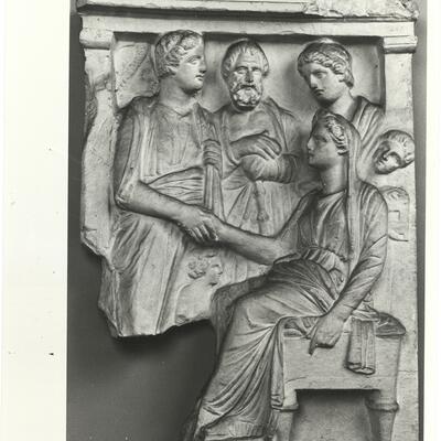 calco di scultura Stele funeraria di Kleo e Phainippe 710 photo