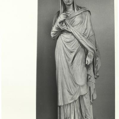 calco di scultura Statua femminile, c.d. Grande Ercolanese 722 photo