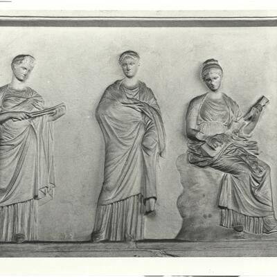 calco di scultura Base di Mantinea: tre Muse 748 photo