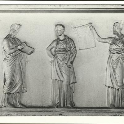 calco di scultura Base di Mantinea: tre Muse 750 photo