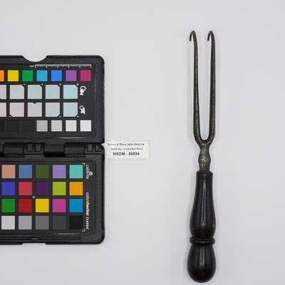 uncino a due branche 00534 photo