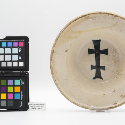 scodella con emblema 00611 photo