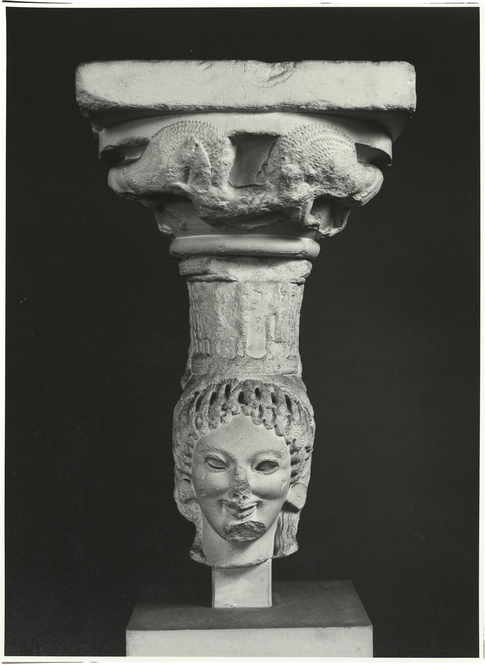 calco di scultura Testa di kore con kalathos 111 photo