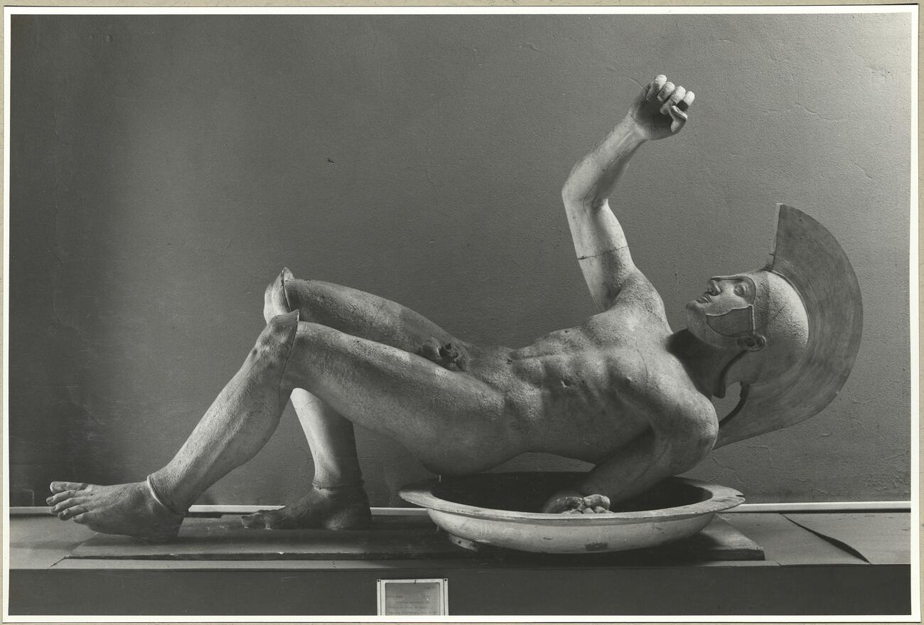 calco di scultura Sculture del frontone orientale del tempio di Aphaia ad Egina 180 photo