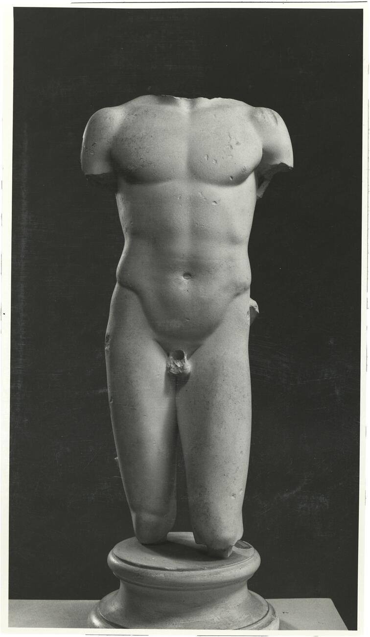 calco di scultura Kouros 198 photo