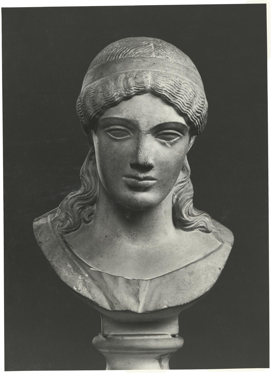 calco di scultura Testa di una peplophoros 211 photo