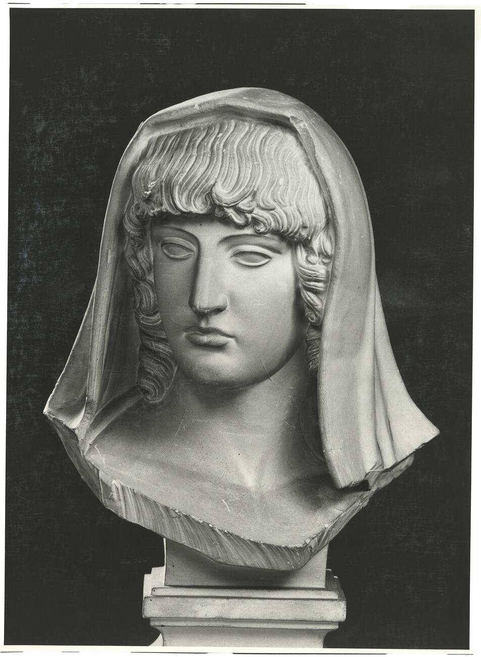calco di scultura Testa femminile della c.d. Hestia Giustiniani 213 photo
