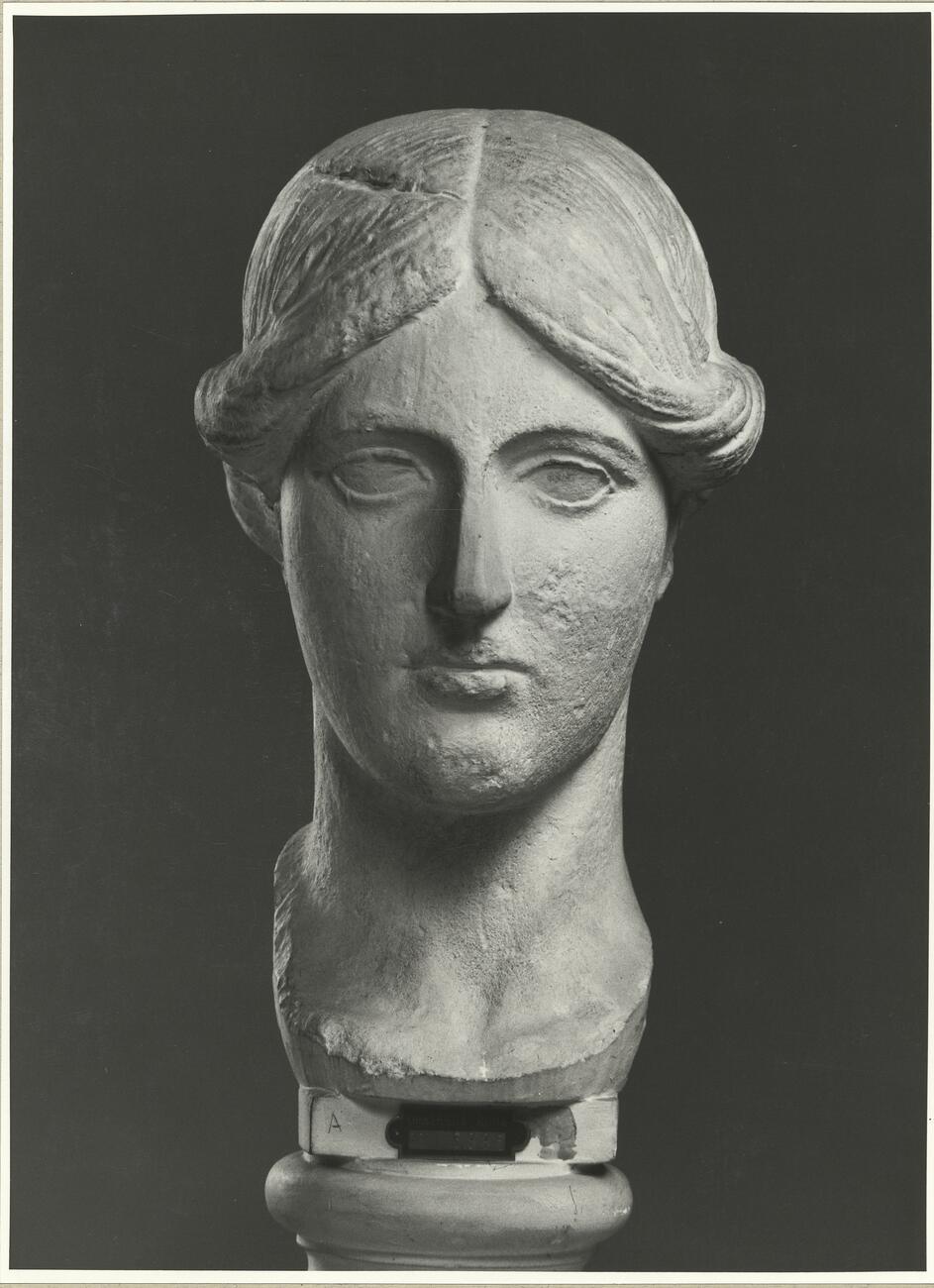 calco di scultura Testa femminile del "tipo Candia" 216 photo