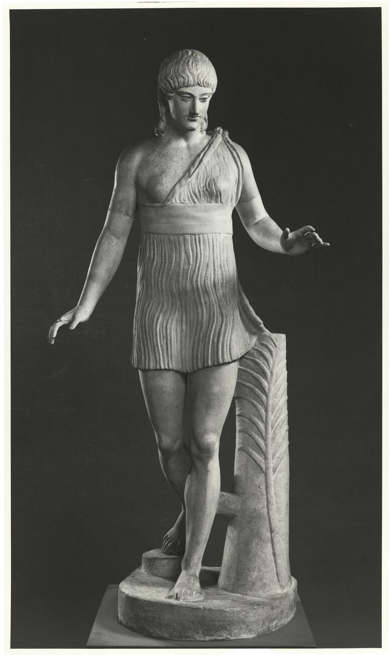 calco di scultura Fanciulla vincitrice nella corsa 221 photo