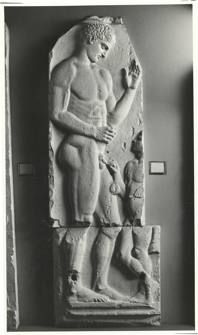 calco di scultura Stele funeraria 235 photo