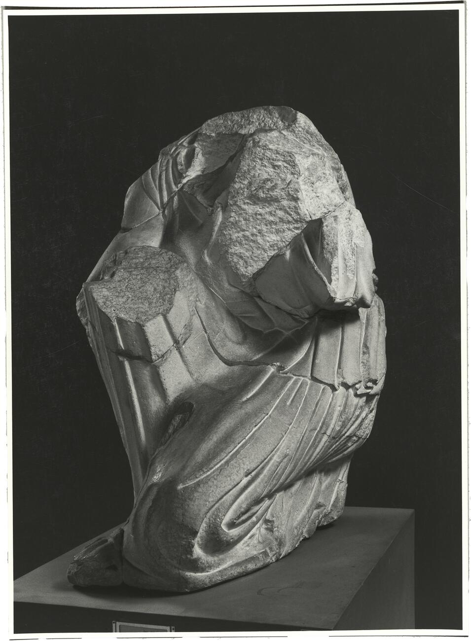 calco di scultura Decorazione scultorea del frontone est del tempio di Zeus a Olimpia 253 photo