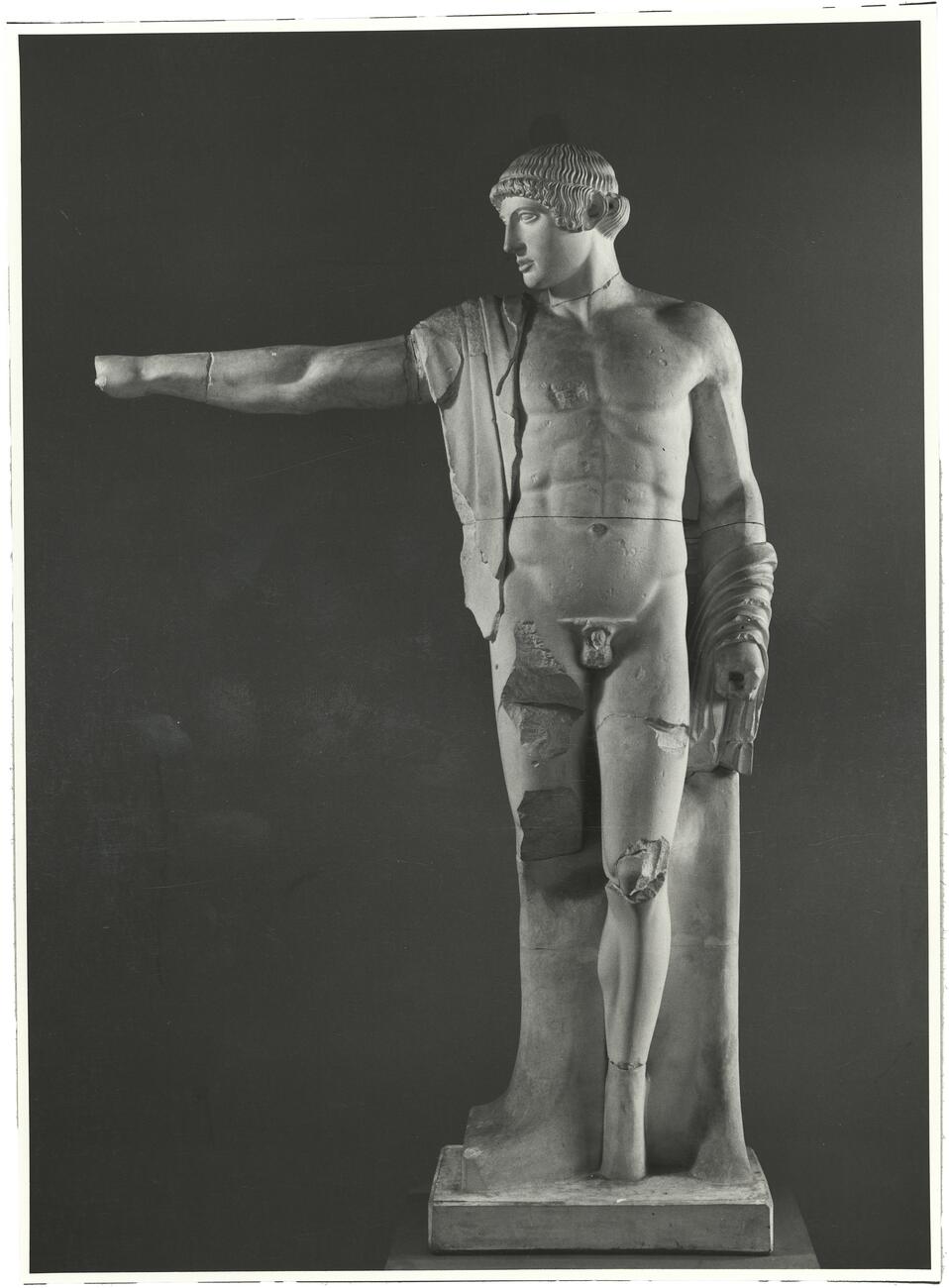 calco di scultura Decorazione scultorea del frontone ovest del tempio di Zeus a Olimpia 260 photo