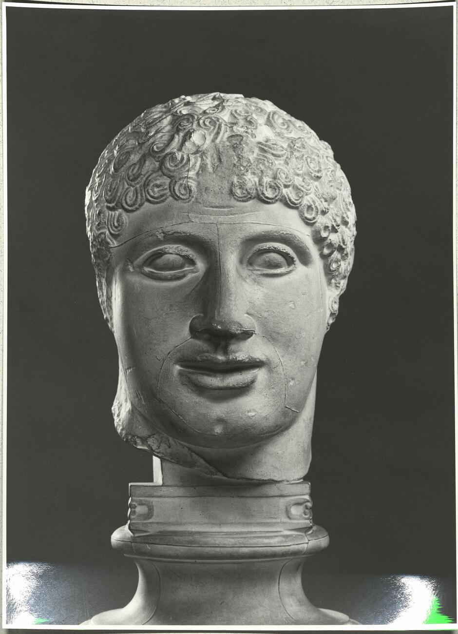 calco di scultura Decorazione scultorea del frontone ovest del tempio di Zeus a Olimpia 261 photo