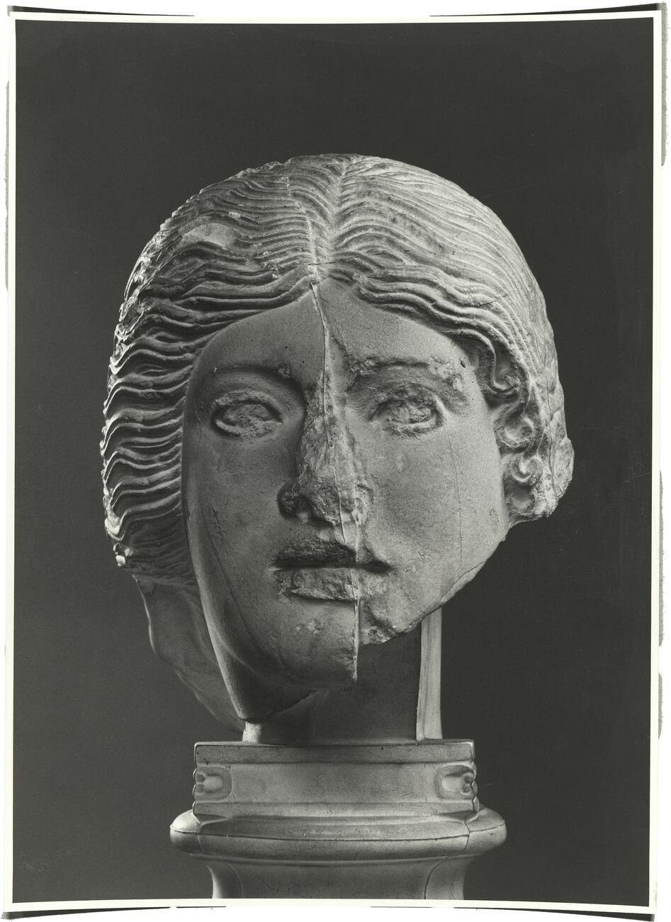 calco di scultura Decorazione scultorea del frontone ovest del tempio di Zeus a Olimpia 263 photo