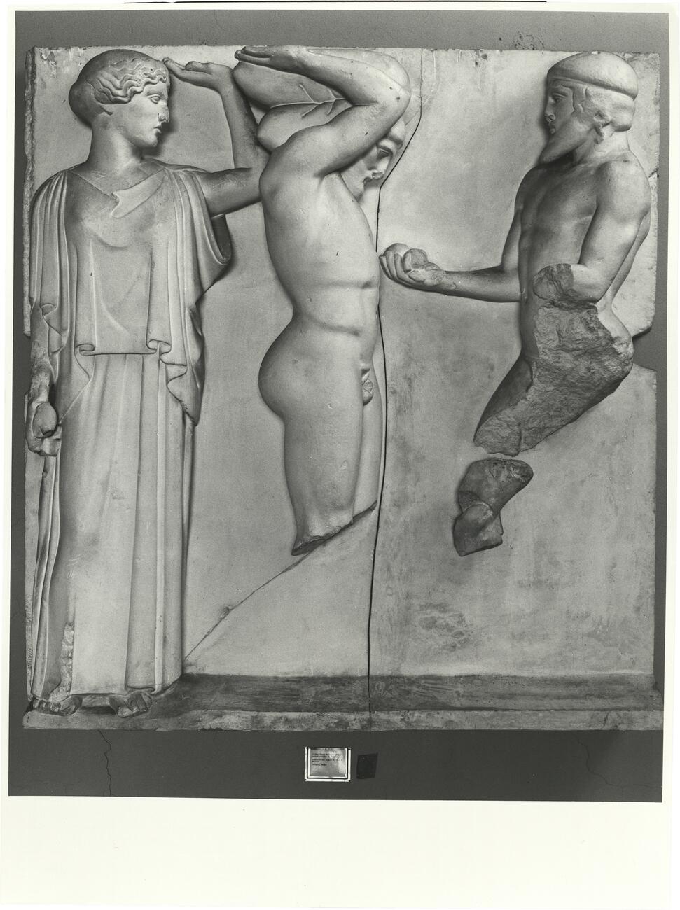 calco di scultura Decorazione scultorea del frontone est del tempio di Zeus a Olimpia 266 photo