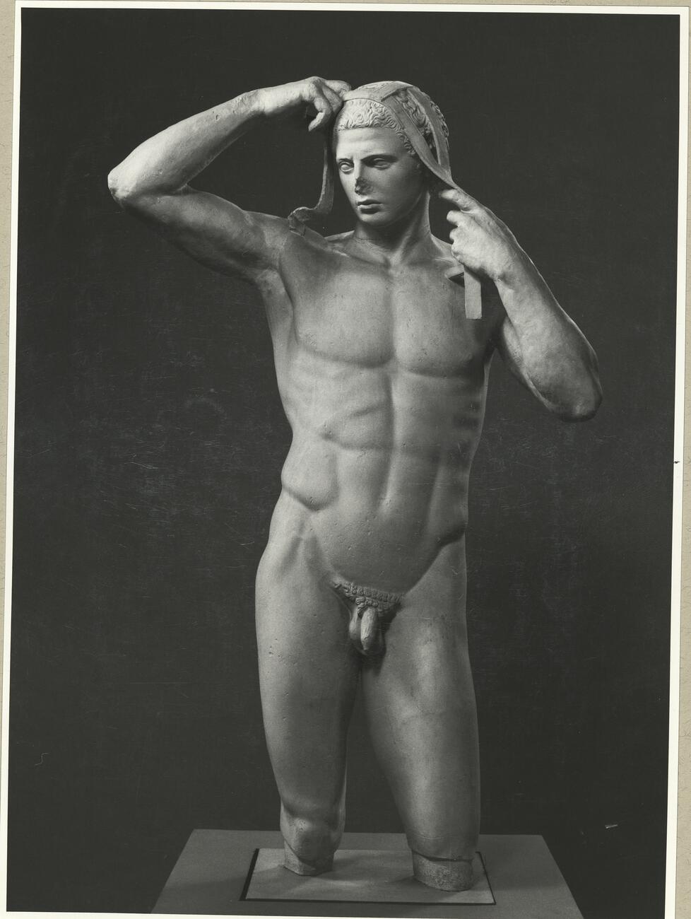 calco di scultura c.d. Atleta Amelung 269 photo