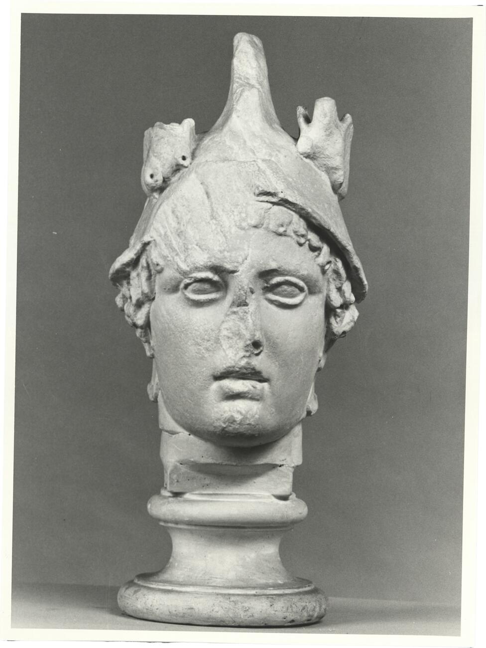 calco di scultura Testa elmata di Atena o di Ares 287 photo