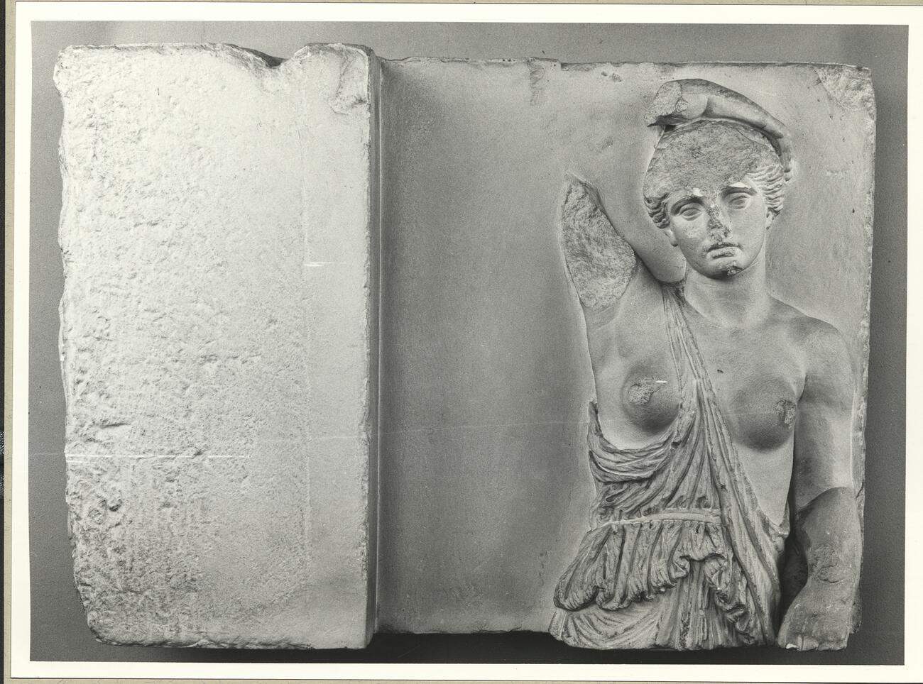 calco di scultura Amazzone tipo Sciarra, rilievo da Efeso 303 photo