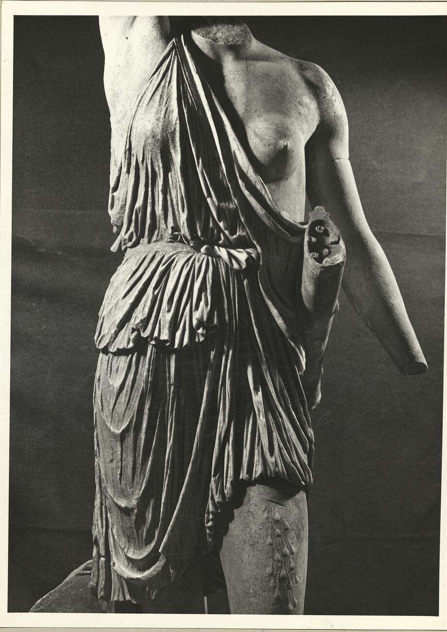 calco di scultura Torso in basalto di Amazzone tipo Mattei 306 photo