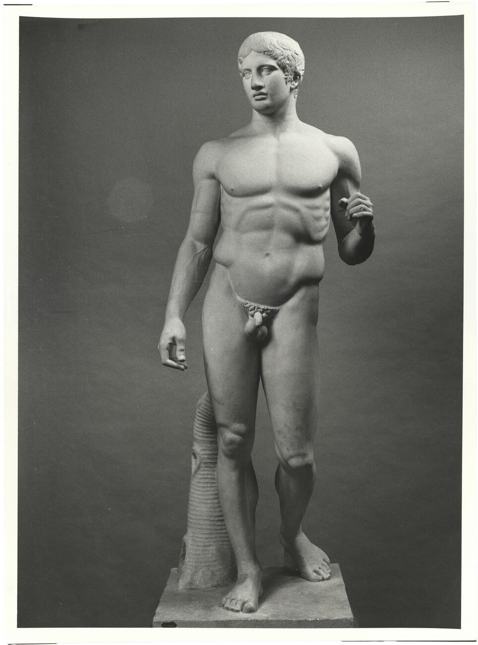 calco di scultura Statua del Doriforo 309 photo