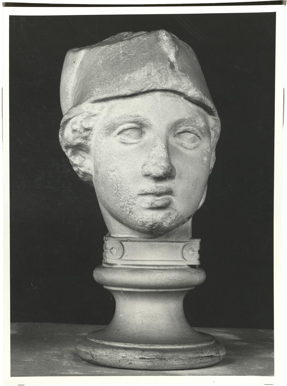 calco di scultura Testa di guerriero 364 photo