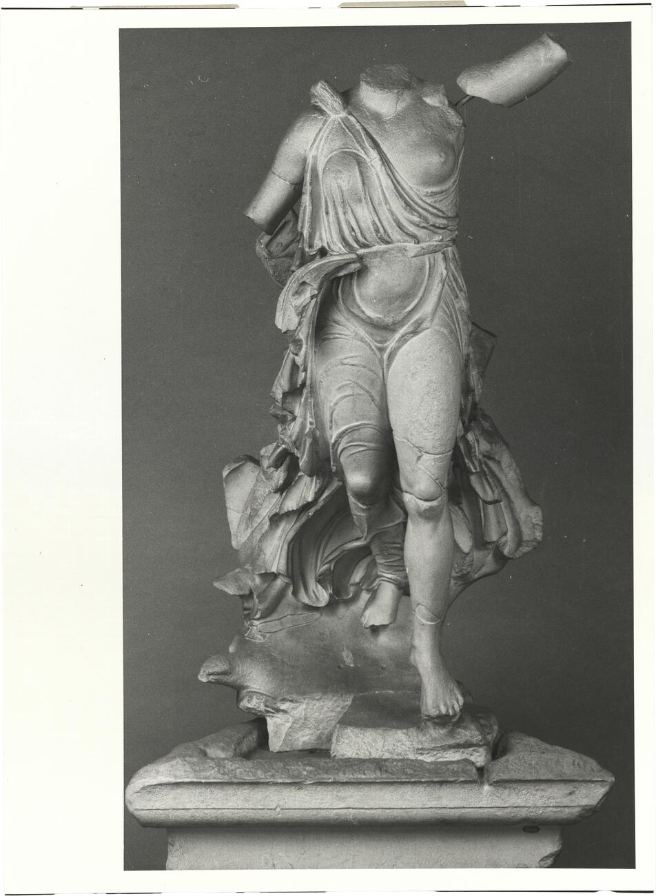 calco di scultura Nike attribuita a Peonio di Mende 373 photo